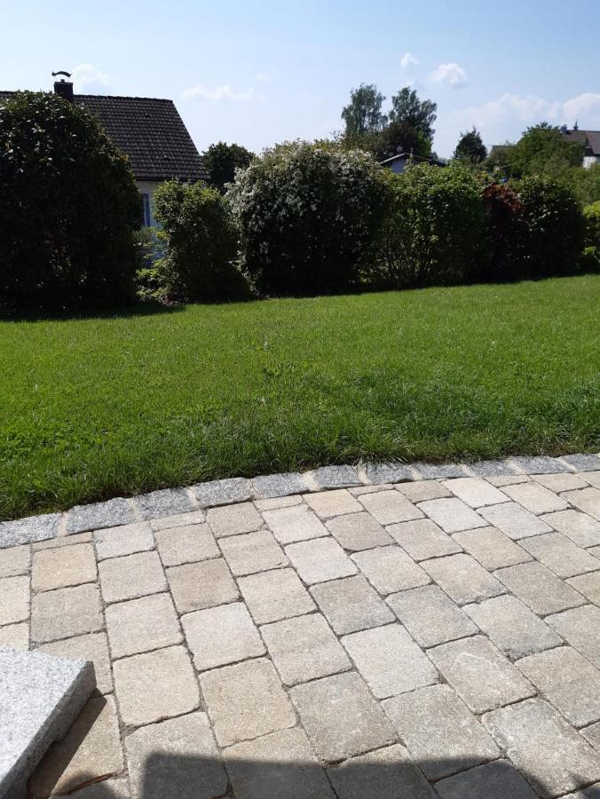 Stilvolles Apartment "Romantic" Neukirchen vorm Wald Exterior foto